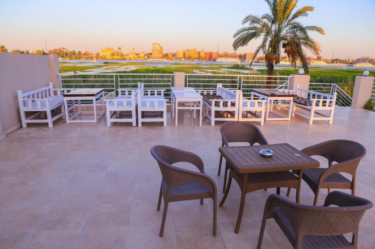 Royal Nile Villa - Pool View Apartment 1 Luxor Bagian luar foto