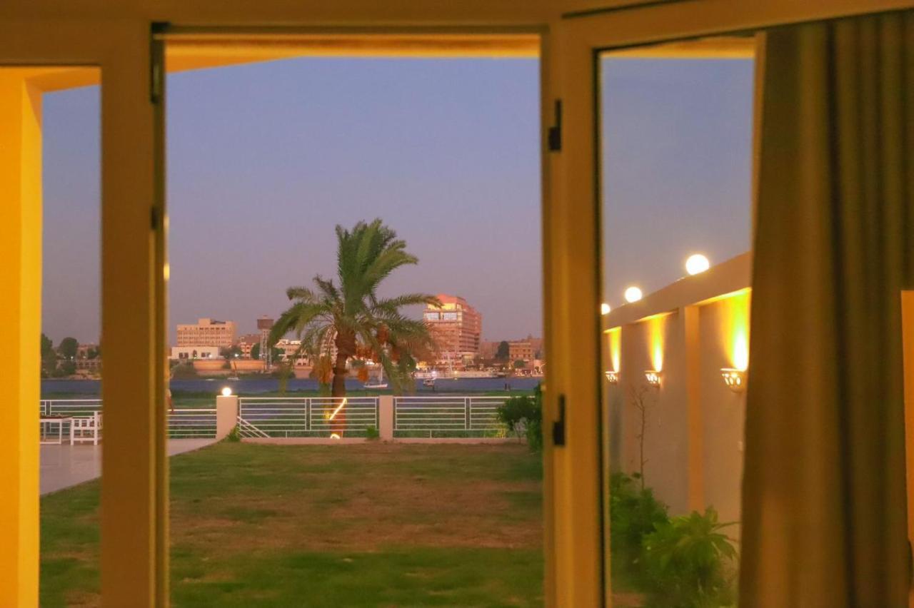 Royal Nile Villa - Pool View Apartment 1 Luxor Bagian luar foto
