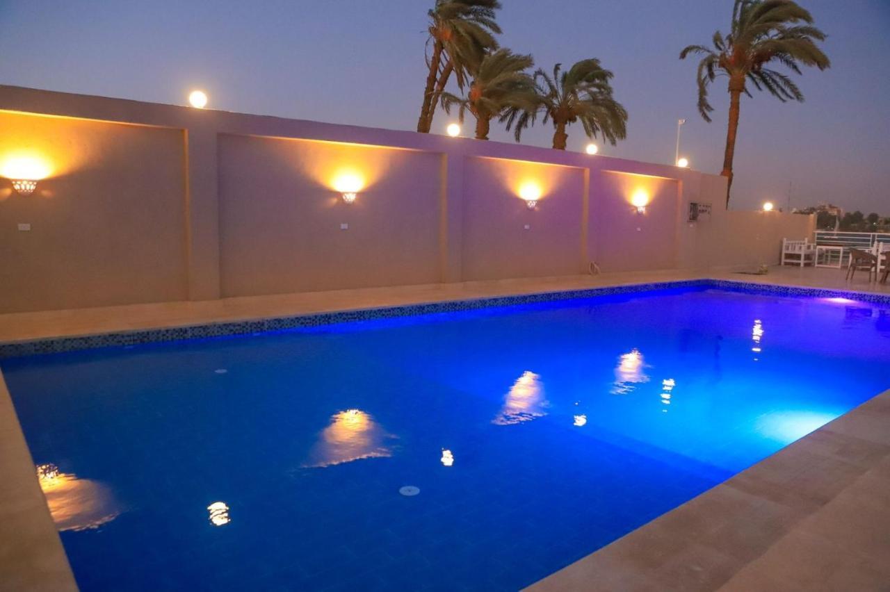 Royal Nile Villa - Pool View Apartment 1 Luxor Bagian luar foto