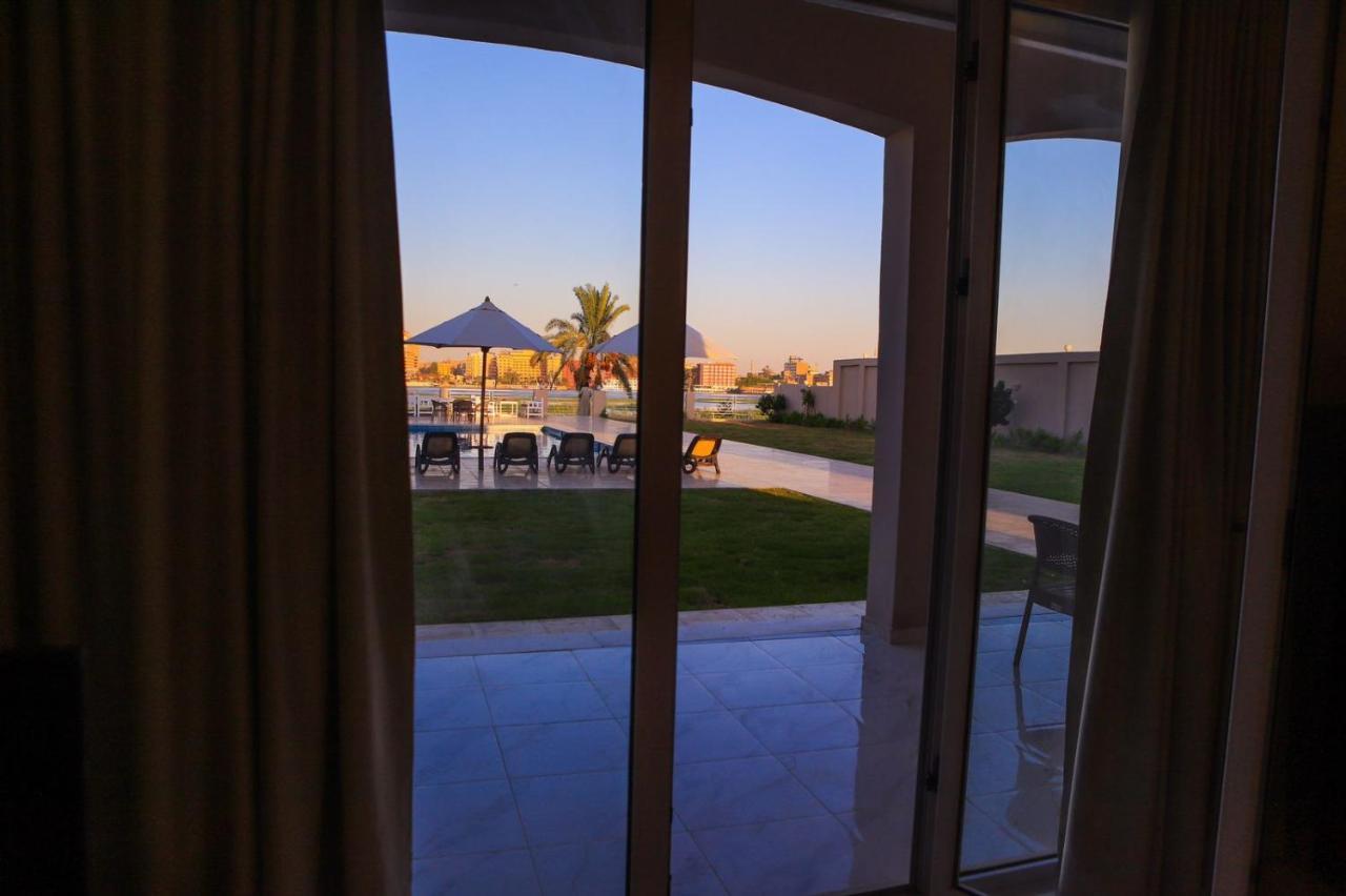 Royal Nile Villa - Pool View Apartment 1 Luxor Bagian luar foto