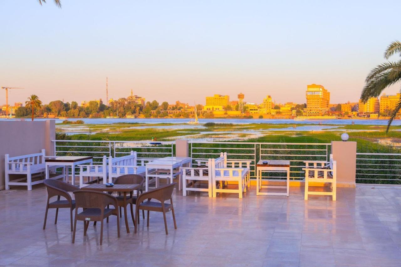 Royal Nile Villa - Pool View Apartment 1 Luxor Bagian luar foto